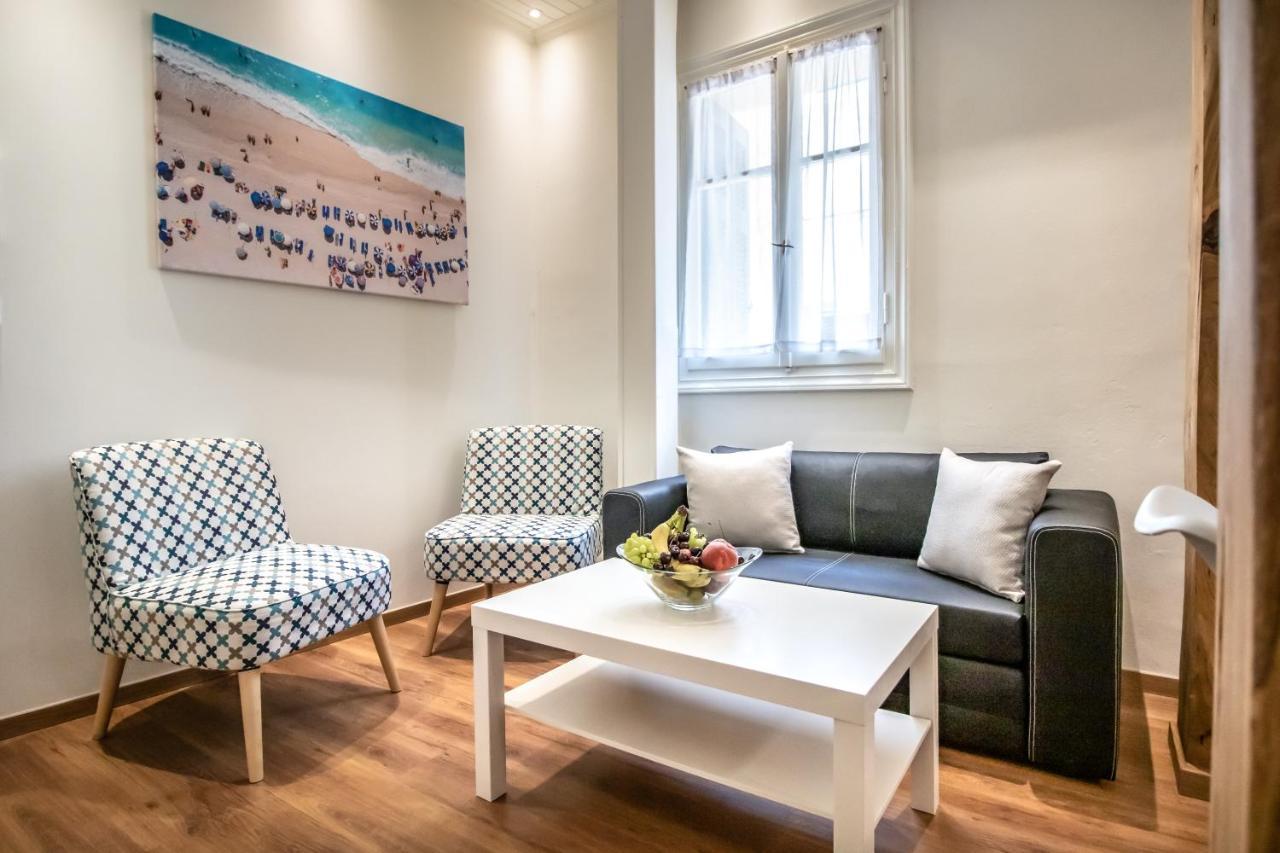 One-Bedroom Apartment,1033760768:JPEG