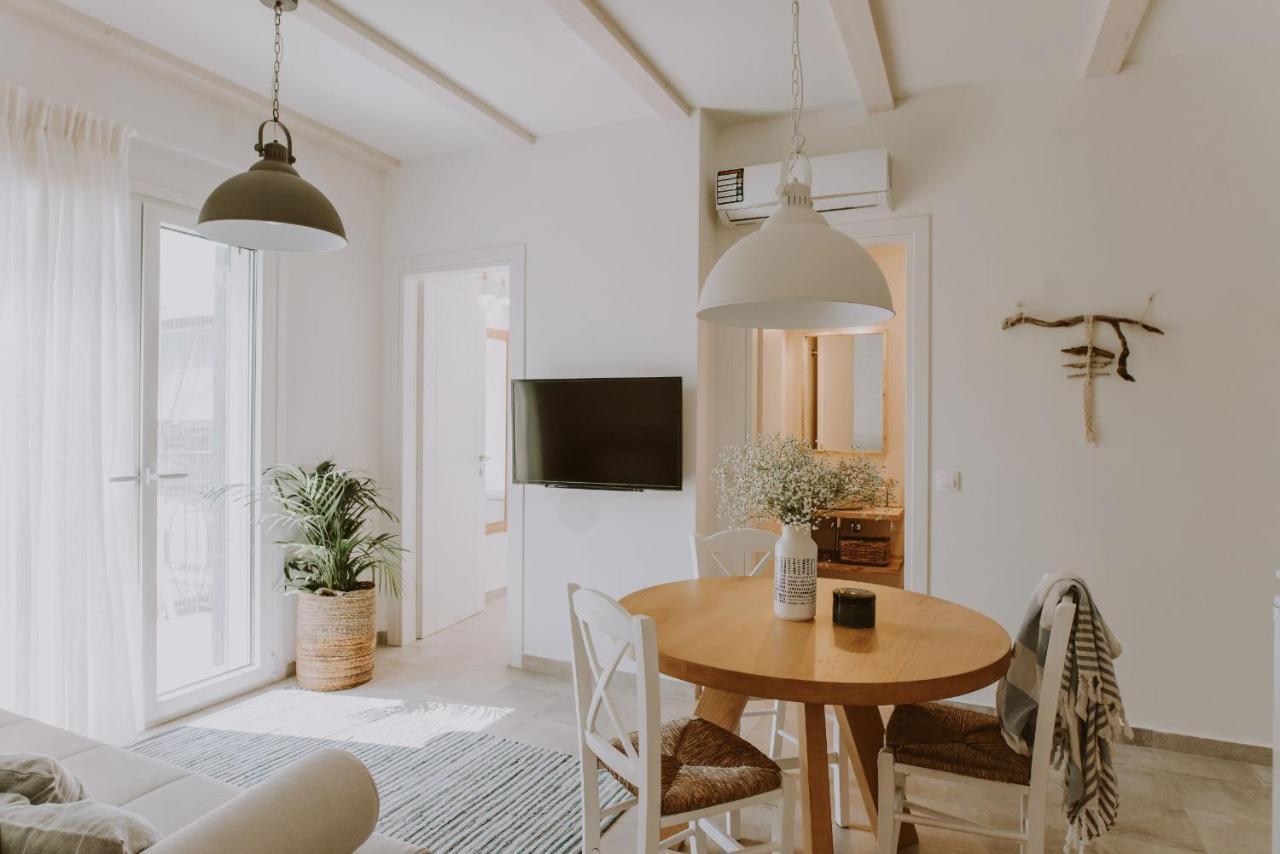Two-Bedroom Apartment,1062180880:JPEG