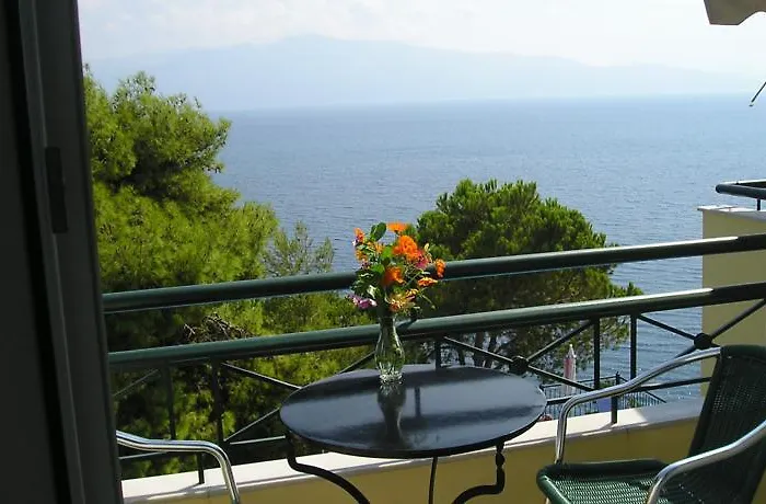 Aliki Hotel Nikiana