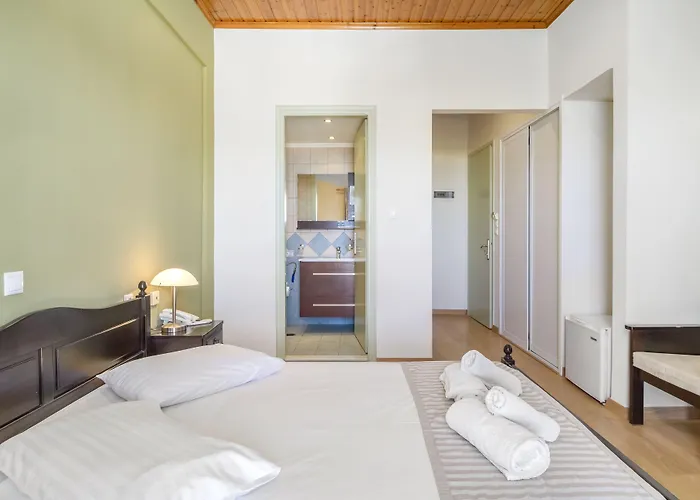 Hotels in Nikiana
